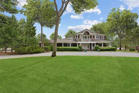 8 Honeysuckle Lane, East Quogue, NY 11942