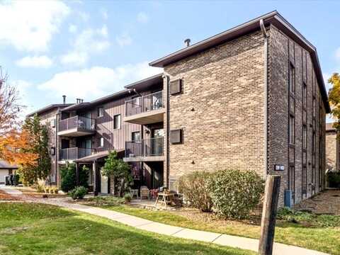 59 W 64th Street, Westmont, IL 60559