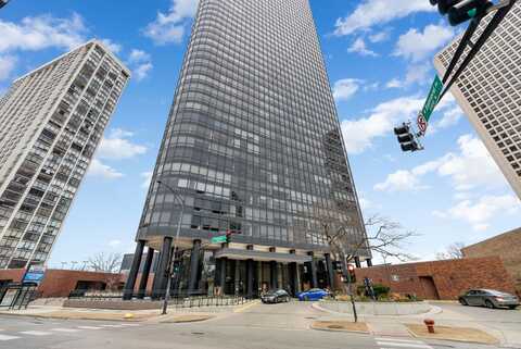 5415 N Sheridan Road, Chicago, IL 60640