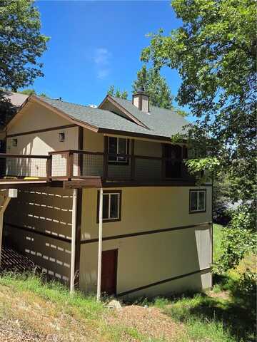 284 Davos Drive, Crestline, CA 92325