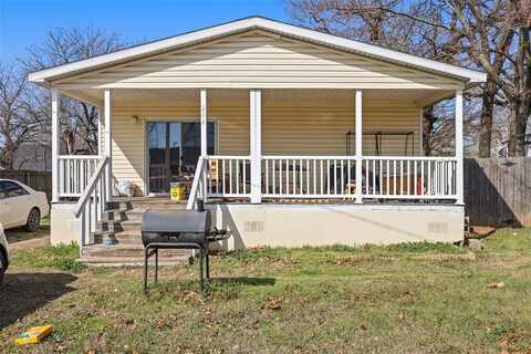 204 N Wickham Street, Alvord, TX 76225