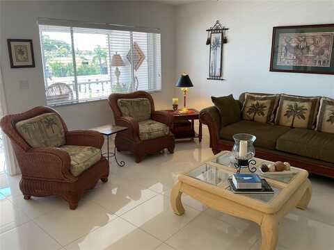 2141 NE 68th St, Fort Lauderdale, FL 33308