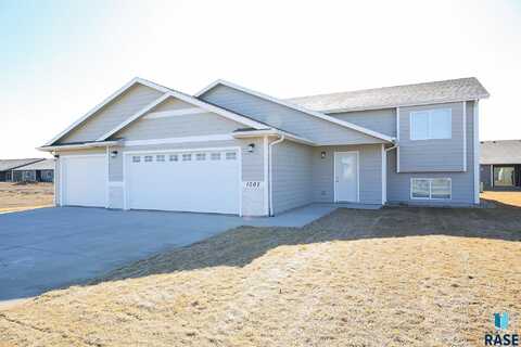 1007 Birch St, Harrisburg, SD 57032