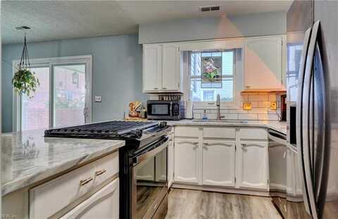 333 London Street, Portsmouth, VA 23704