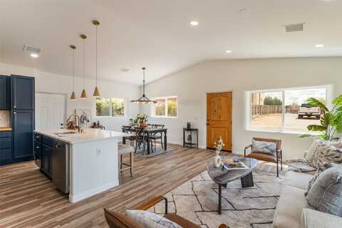 2076 Ledd Drive, Santa Fe, NM 87507