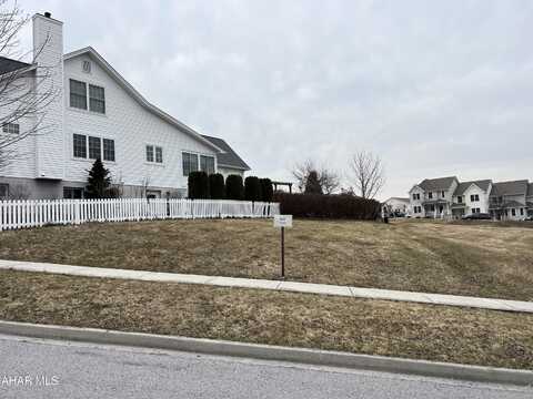 512 Golden Lane, Hollidaysburg, PA 16648