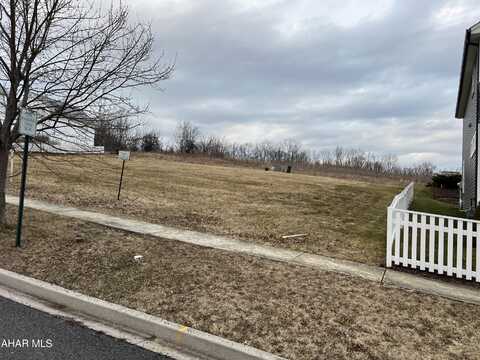 309 Holliday Hills Drive, Hollidaysburg, PA 16648