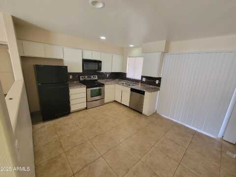 2930 E LIBBY Street, Phoenix, AZ 85032