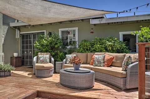 934 Harley Street, Sonoma, CA 95476