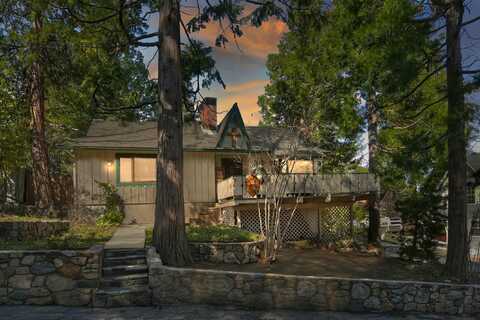 292 Heliotrope Drive, Lake Arrowhead, CA 92352