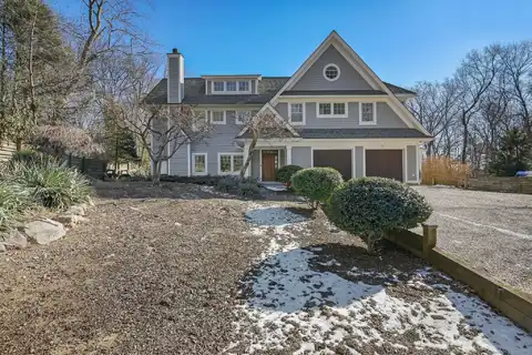 25 Four Brooks Circle, Stamford, CT 06903