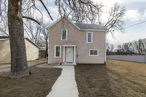 311 NE 6th, Dyersville, IA 52040