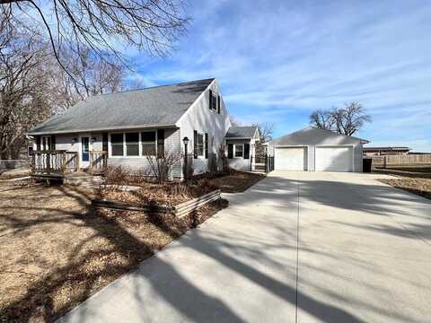 1454 Lakewood Ct, Fort Dodge, IA 50501