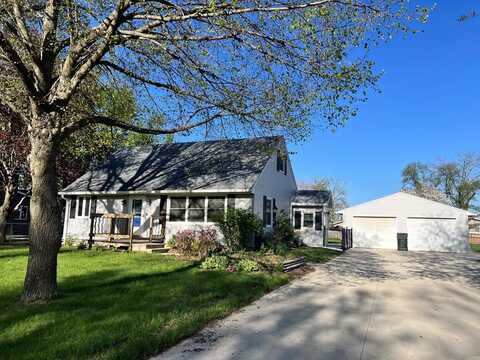 1454 Lakewood Ct, Fort Dodge, IA 50501