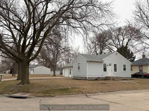 621 E Bischeld, Grand Island, NE 68801