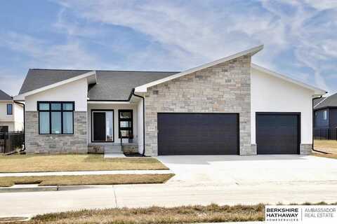 20709 Woodridge Drive, Gretna, NE 68028