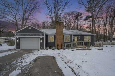 3547 W Manitou Circle, Norton Shores, MI 49441