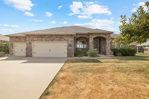 209 Stoney Pointe Drive, Hollister, MO 65672