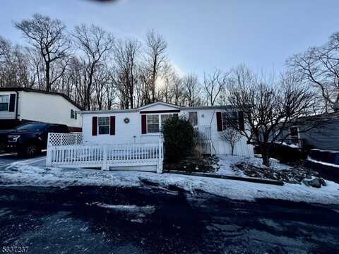 10 SANBAR DR, Jefferson Twp., NJ 07849