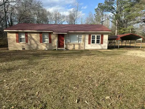 526 Lone Oak Cir, West Point, MS 39773