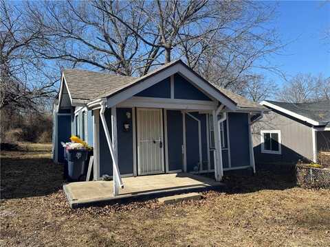 7430 Chestnut Avenue, Kansas City, MO 64132