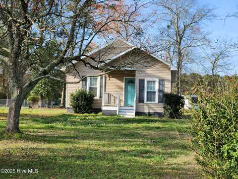 2307 Catherine Lake Road, Richlands, NC 28574