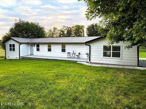 1705 Haire Rd, Dandridge, TN 37725