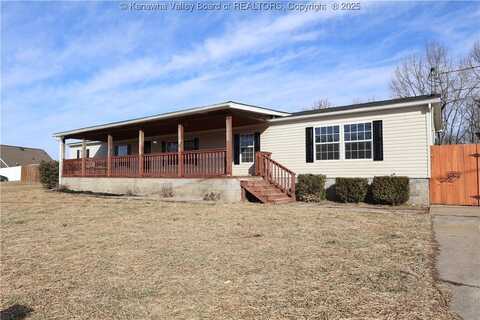 707 Village Lane, Milton, WV 25541