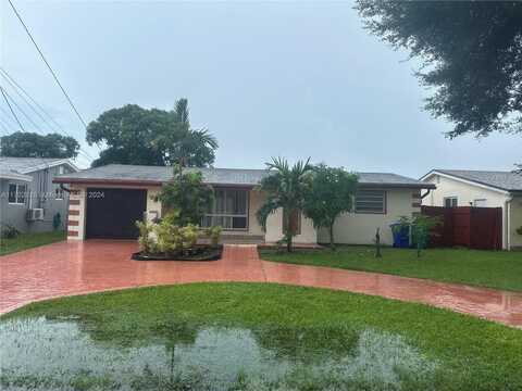 6637 Ficus Dr, Miramar, FL 33023