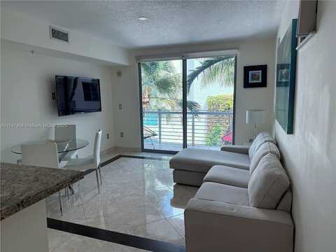 110 Washington Ave, Miami Beach, FL 33139