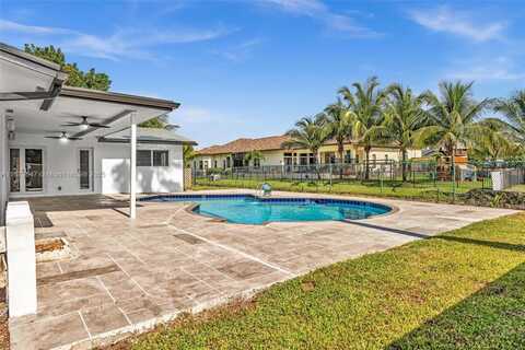 11811 NW 5th Ct, Plantation, FL 33325