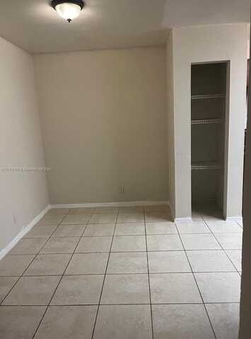 7721 SW 10th Ct, Pompano Beach, FL 33068