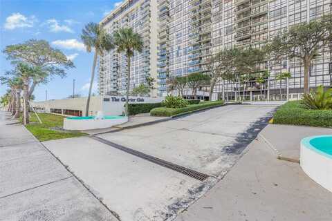 600 NE 36th St, Miami, FL 33137