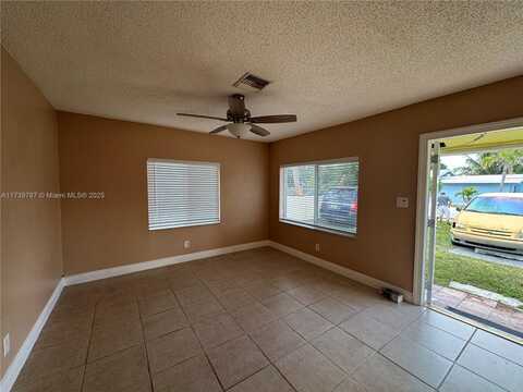 3640 NE 10th Ave, Oakland Park, FL 33334