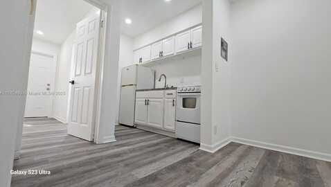 417 NW 2nd Ave, Hallandale Beach, FL 33009