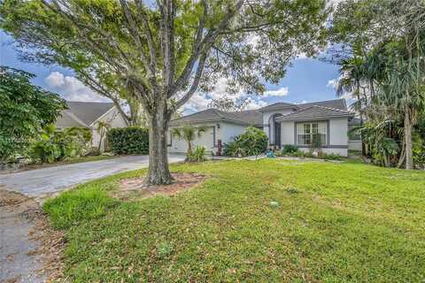 7102 NW 45th Ave, Coconut Creek, FL 33073