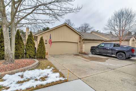 43173 W Kirkwood, Clinton Township, MI 48038