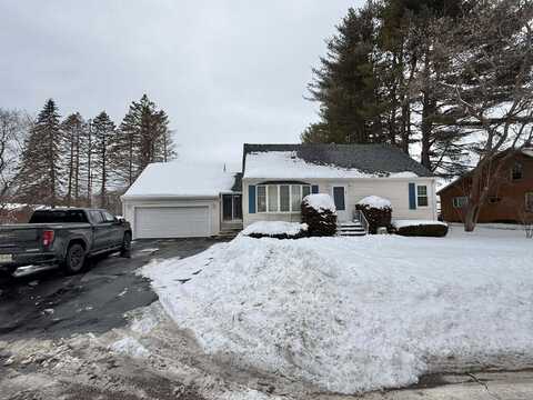 94 Hogan Road, Lewiston, ME 04240