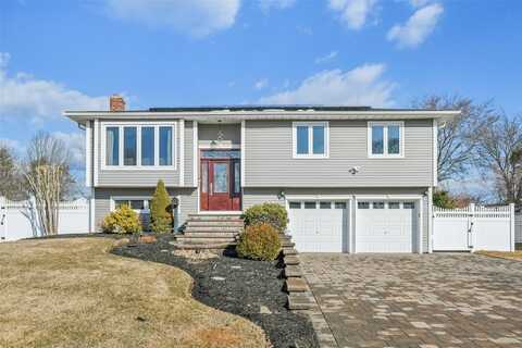 7 Plowboy Path, Commack, NY 11725