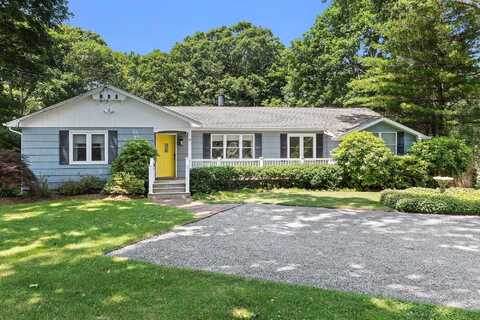 59 Oak Street, Westhampton Beach, NY 11978