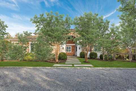 38 Fairlawn Drive, Montauk, NY 11954