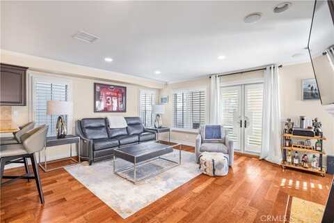 607 Narcissus Avenue 1/2, Corona del Mar, CA 92625