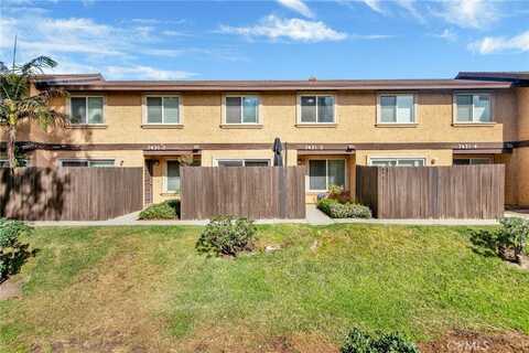 7431 Shadyglade Avenue, North Hollywood, CA 91605