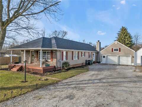 4243 Broadway Avenue, Louisville, OH 44641