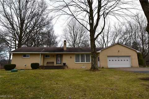 859 S Hubbard Road, Lowellville, OH 44436