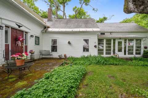 776 Arnold District Road, Brandon, VT 05733