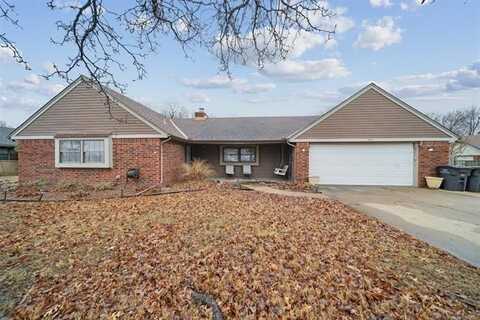 4527 SE Barlow, Bartlesville, OK 74006