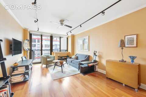 300 East 54th Street, New York, NY 10022