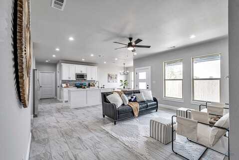 2702 Beachwood St, Midland, TX 79706