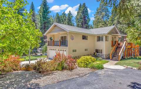 6878 Almanor Lake Estates Drive, Lake Almanor, CA 96137